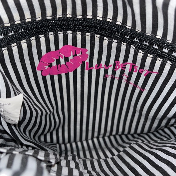 Betsy Johnson crossbody cheetah print - Picture 2 of 2